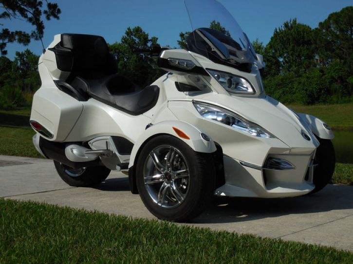 Motos 3 roues Can Am Spyder 1000 RT limited se5-1