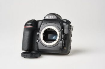 Nikon D850 dans son emballage d'origine-thumb