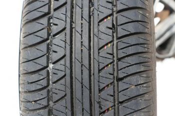 Quatre pneus d'été neufs. 195/65 R15-thumb