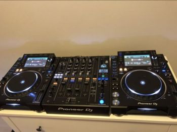 regie DJ Pioneer 2 CDJ 2000 + DJM 900 NXS2-thumb